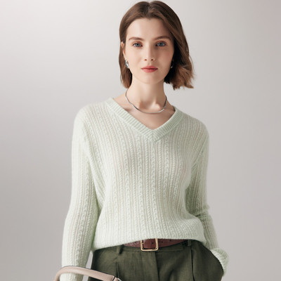 PALUOPO/帕罗秋冬V领绞花减龄毛衣百搭针织羊绒衫ET23860R-A