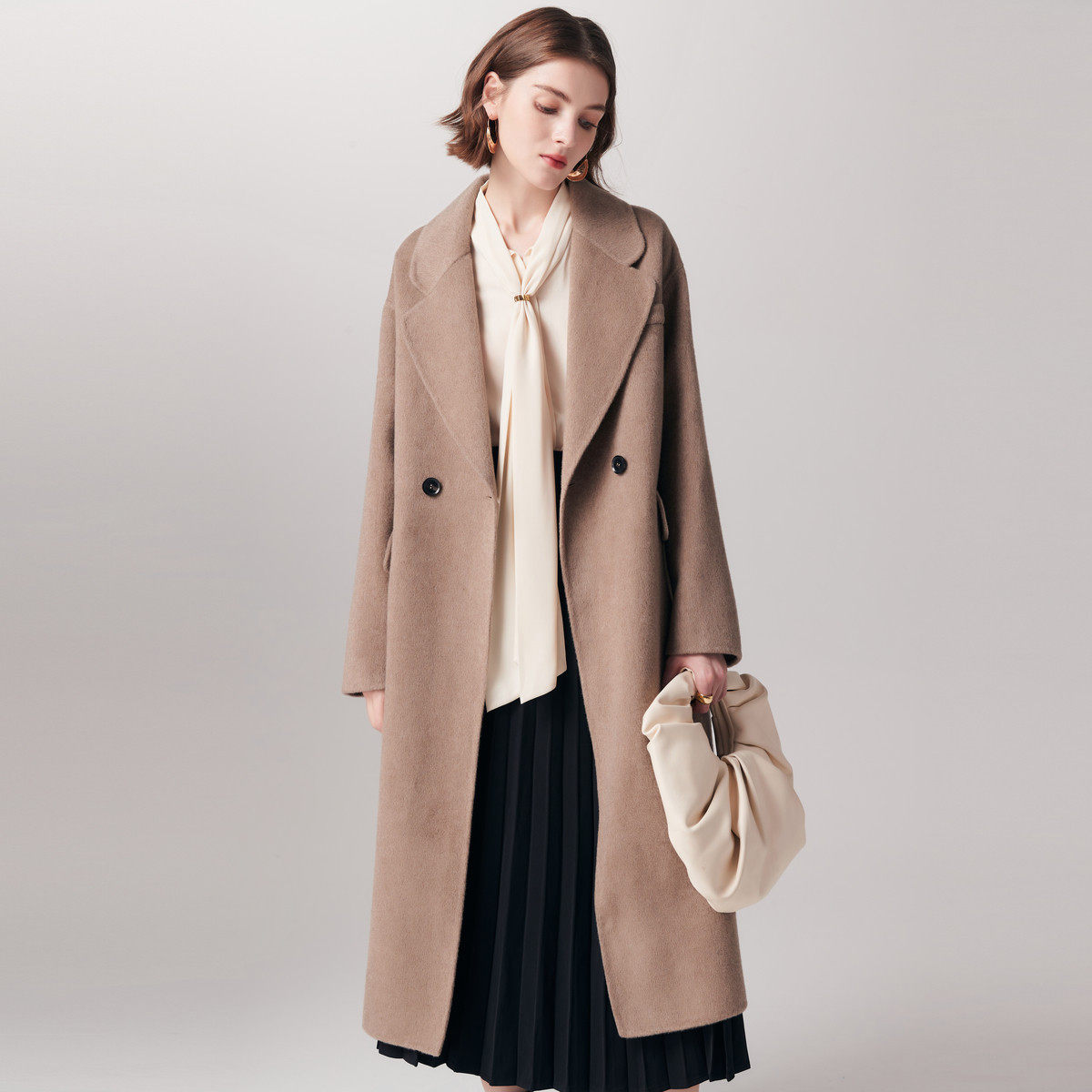 PALUOPO/帕罗山羊绒时尚女大衣ET23066D