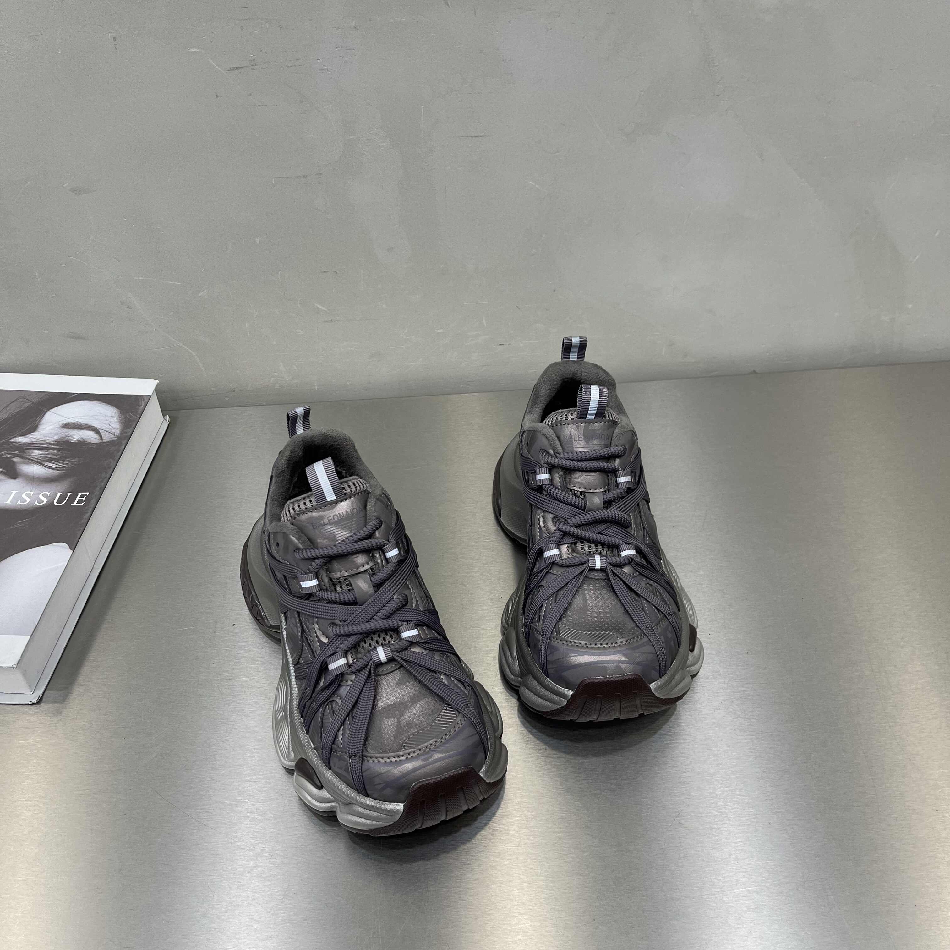新款老爹鞋女2025新款秋季薄绒休闲运动鞋百搭潮流显小的鞋子推荐