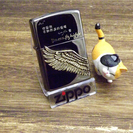 二手Zippo12年贴章飞的更高（前主人有刻字。特价）