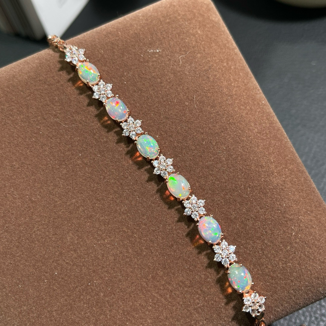 天然白欧泊手链 性价比非常高 款式精致 裸石品质好绚丽饱满