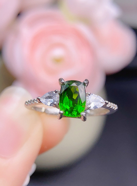 天然透辉石戒指。s925银电镀白金色主石尺寸5*7mm。天然支持检测