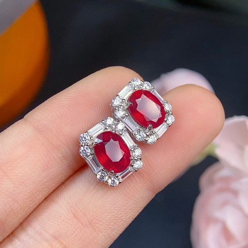 新烧红宝石耳钉 精品红宝石晶体超干净的主石6*8mms925银精工镶嵌