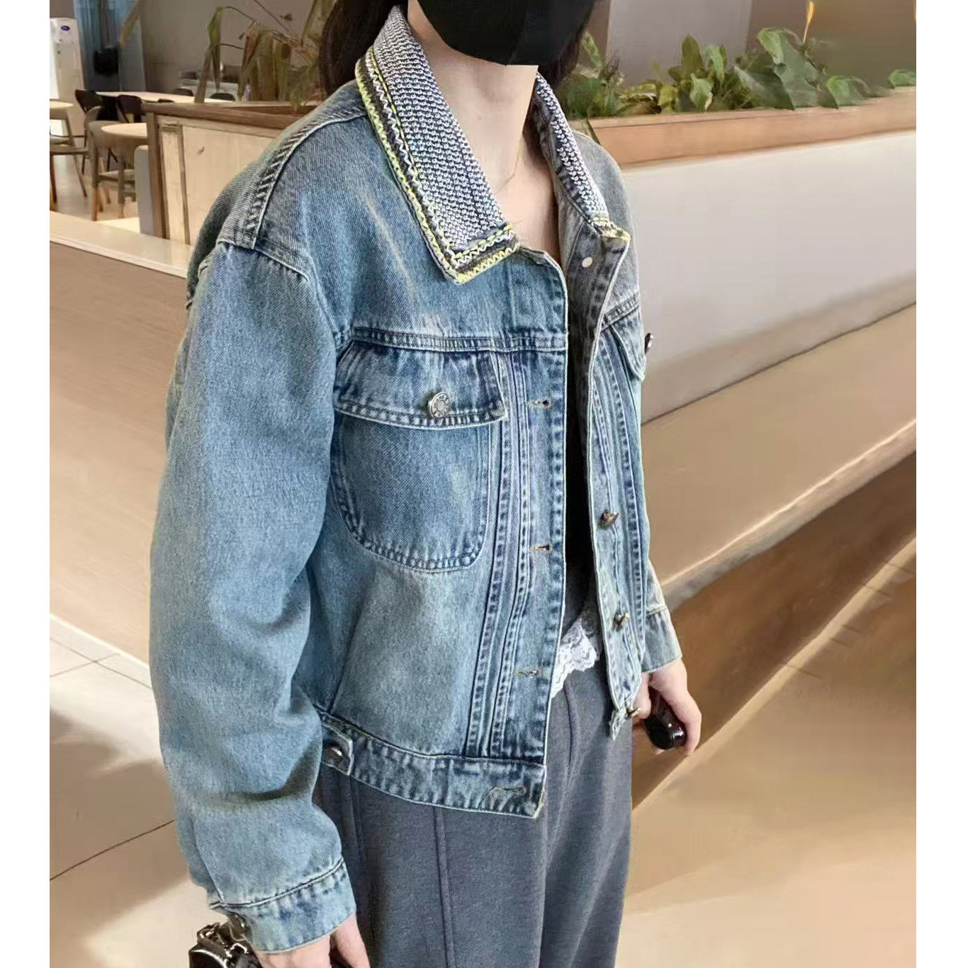 2026春季新款韩版休闲绣花牛仔服女简约通勤宽松长袖短款外套