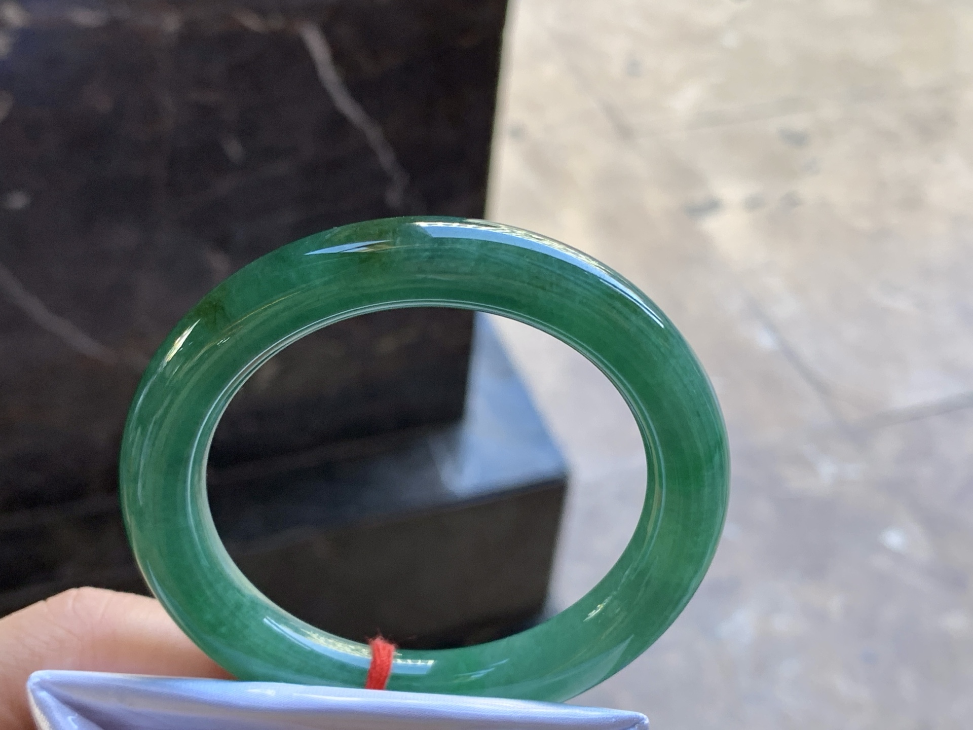 翡翠浓绿色圆条手镯 圈口53