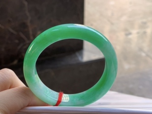 翡翠阳绿手镯 圈口50