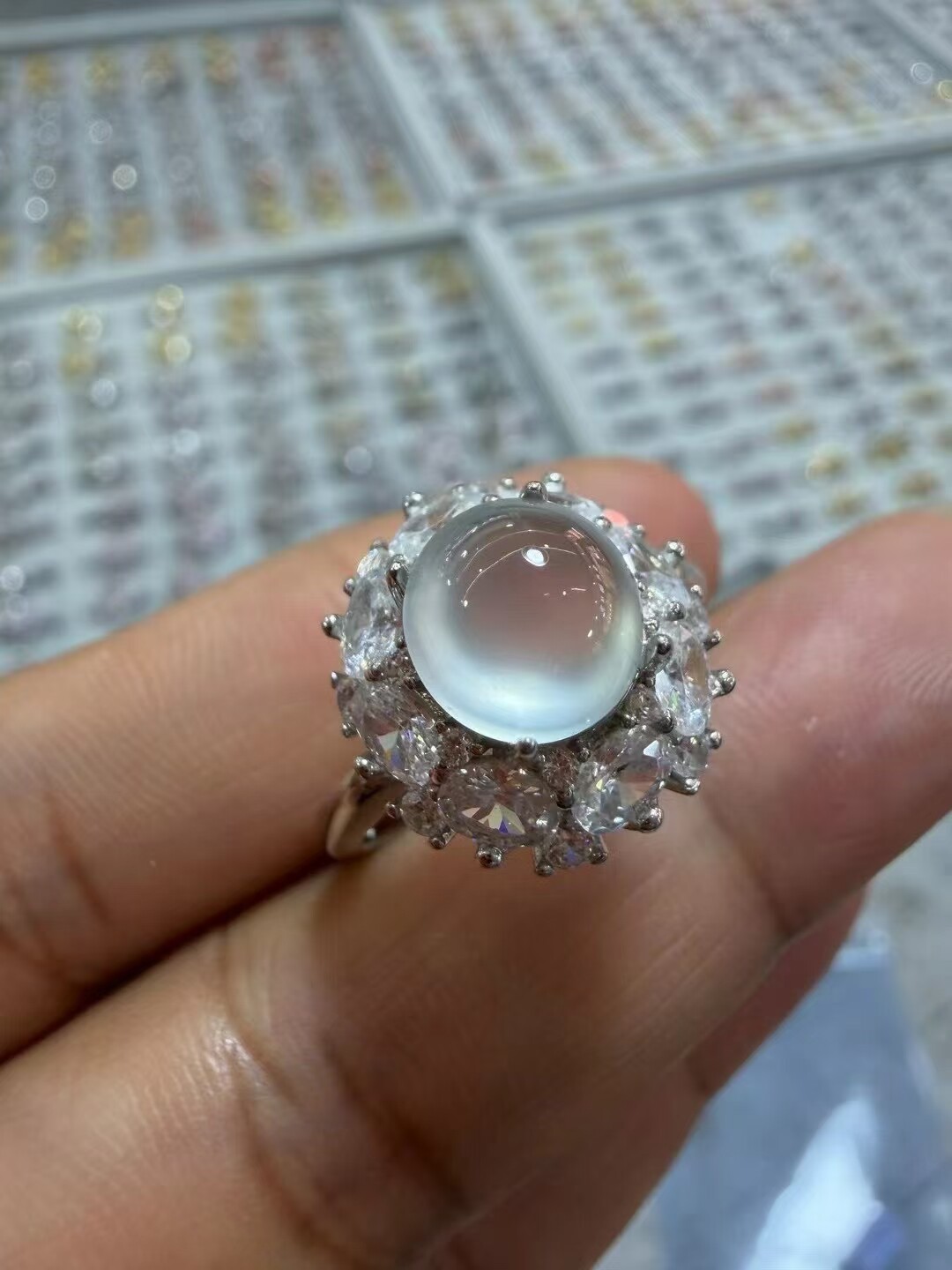 【推荐】翡翠高冰种蛋面戒指尺寸7.5,925银镶嵌