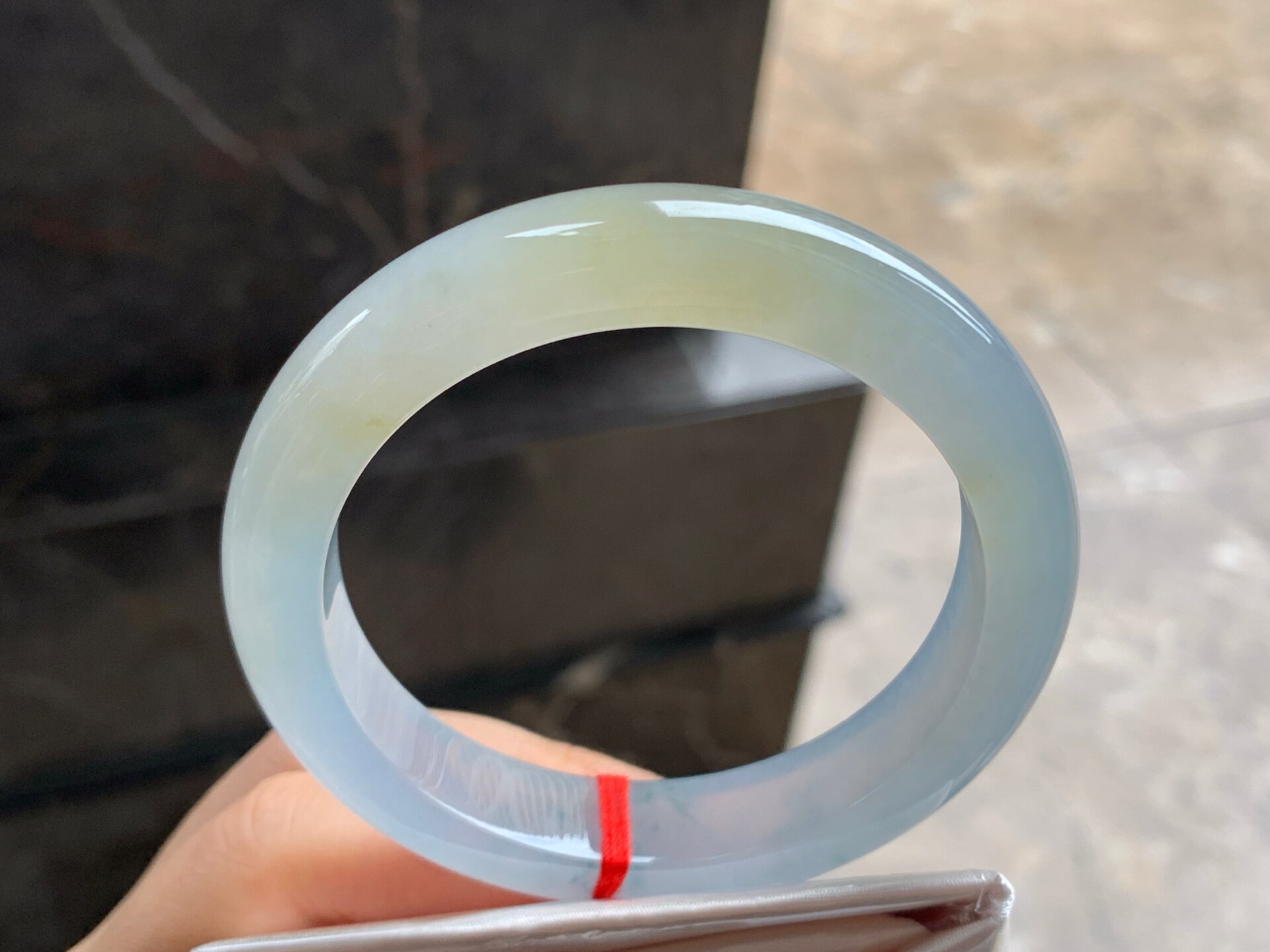 翡翠冰黄手镯 冰透起光 圈口57 58