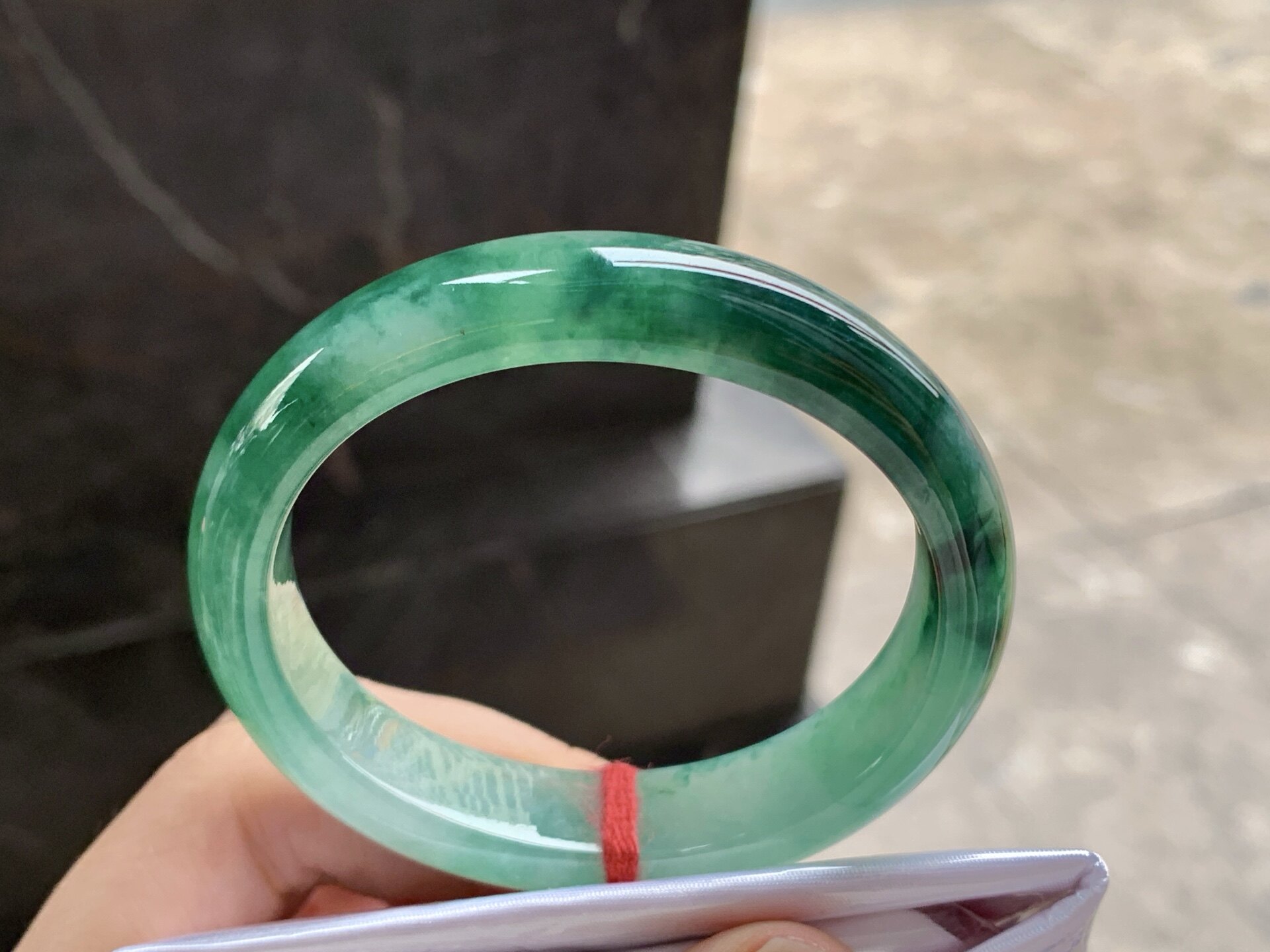 翡翠飘花贵妃手镯 飘花浓郁 圈口52 53 正圈50可以带