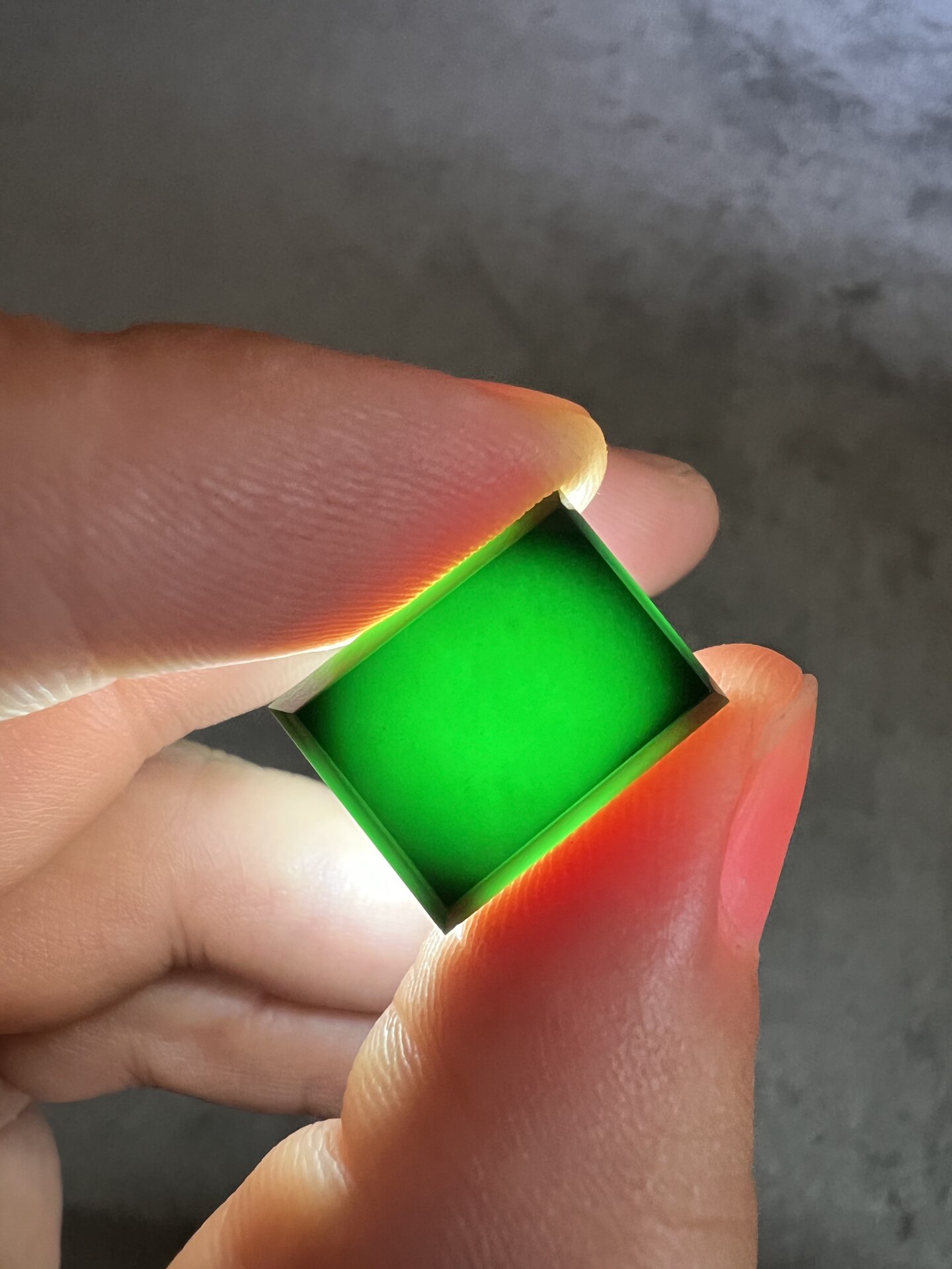 翡翠墨翠冰种马鞍戒面