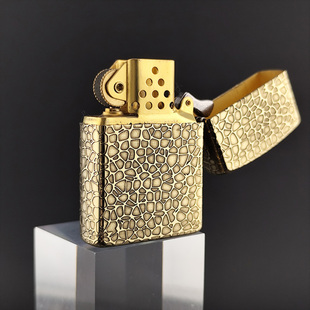 佐罗黄铜二代煤油打火机五面雕刻陨石坑素纹凹凸石头网纹精雕定制