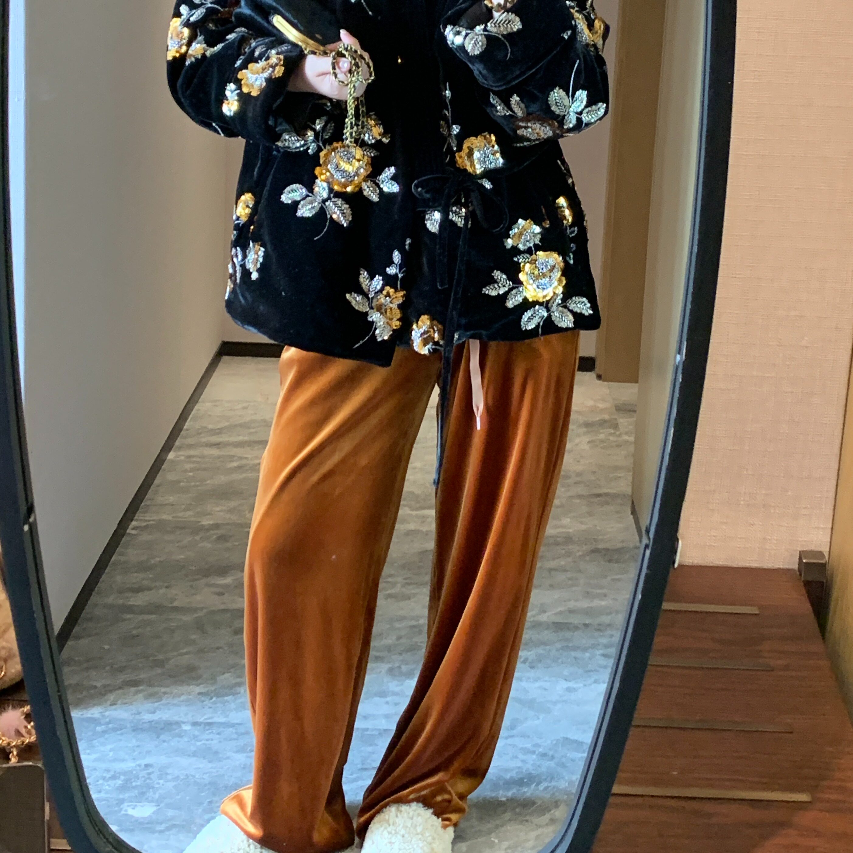 加绒垂感丝绒裤洋气光泽感长裤厚款松紧腰休闲裤秋冬季气质裤子
