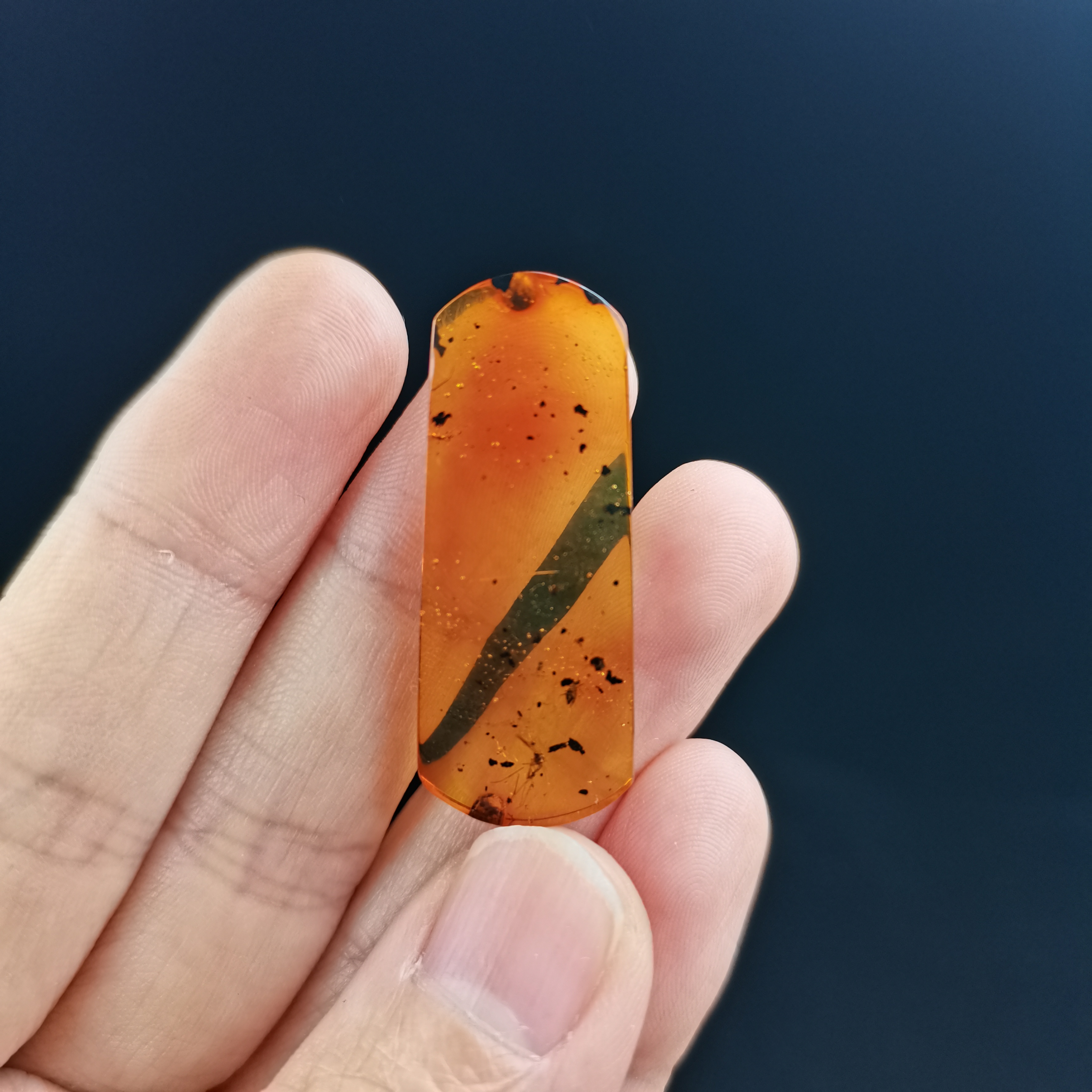 抚顺琥珀虫珀植物豆油黄金珀血珀翳珀平安牌吊坠文玩手串配饰单珠