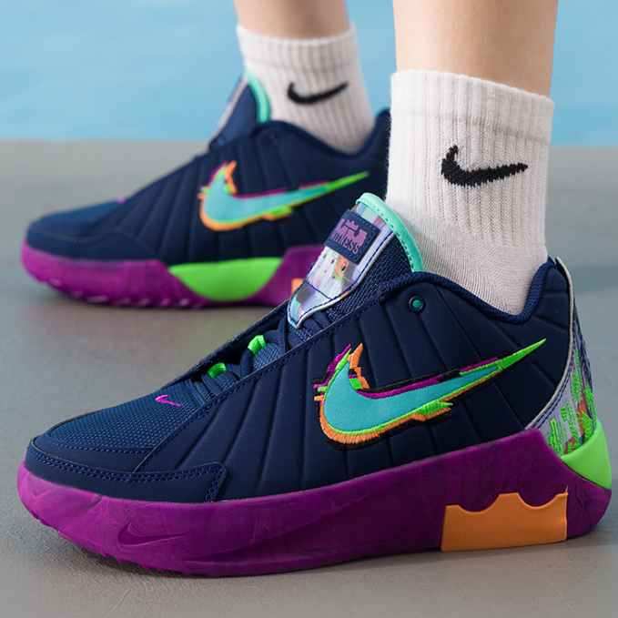 耐克大童运动实战缓震透气篮球鞋