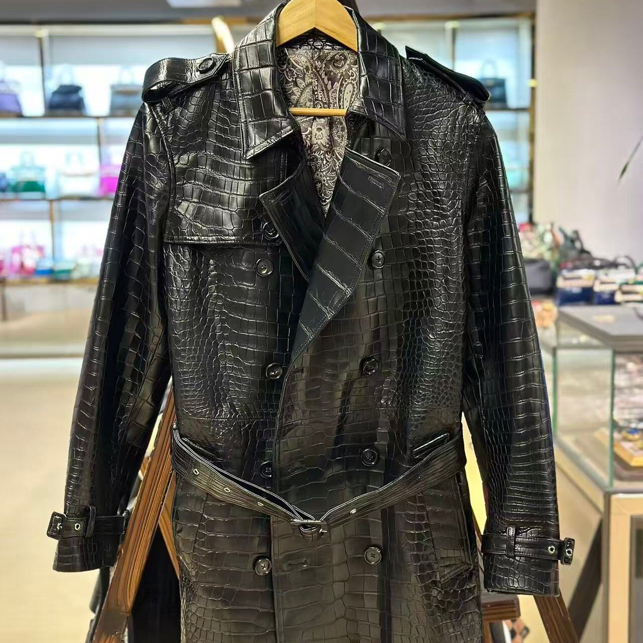 湾鳄鳄鱼皮长款风衣真皮男士皮衣高端私人定制衣服真皮秋冬款外套