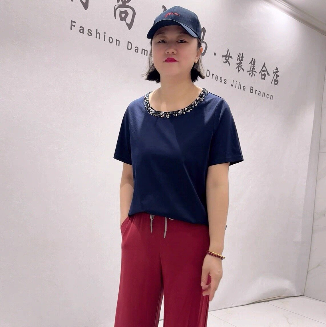 芮娜依莲1708夏季新款欧货重工领口短袖T恤加大码女装胖妹妹上衣
