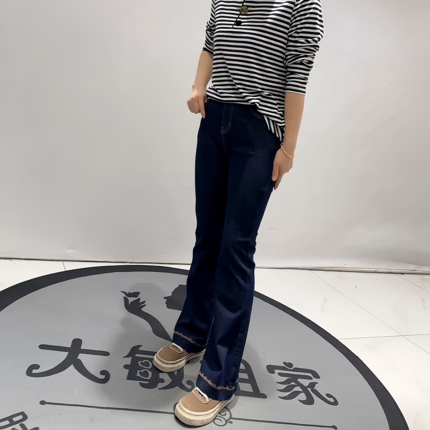 8899柏菲蒂春季新款牛仔裤加大码女装胖妹妹松紧腰显瘦百搭裤女裤,女装/女士精品,常规大码外套,淘宝优惠券,粉丝福利购,淘宝优惠卷