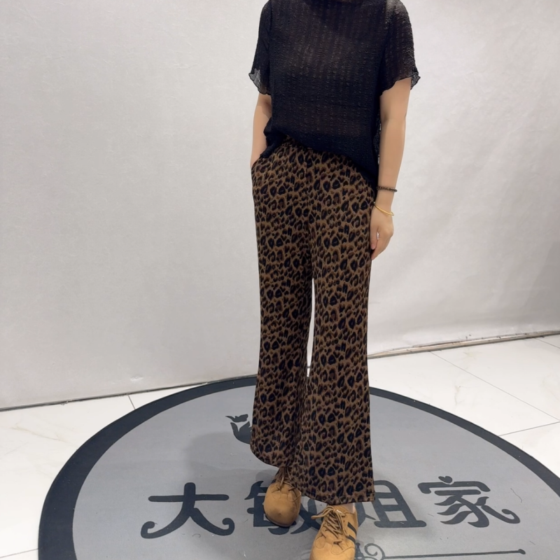 芮娜依莲5242夏季新款欧货豹纹女裤加大码女装胖妹妹显瘦微喇裤子