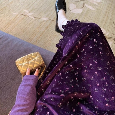 印花开叉丝绒半身裙女