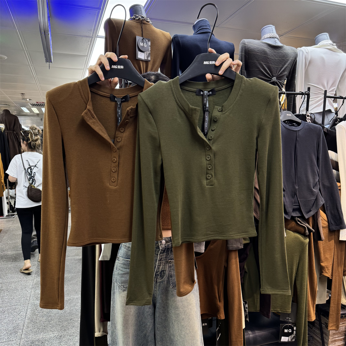 半排扣垫肩短款加绒保暖T恤女2025秋冬韩版纯色百搭弹力显瘦打底t