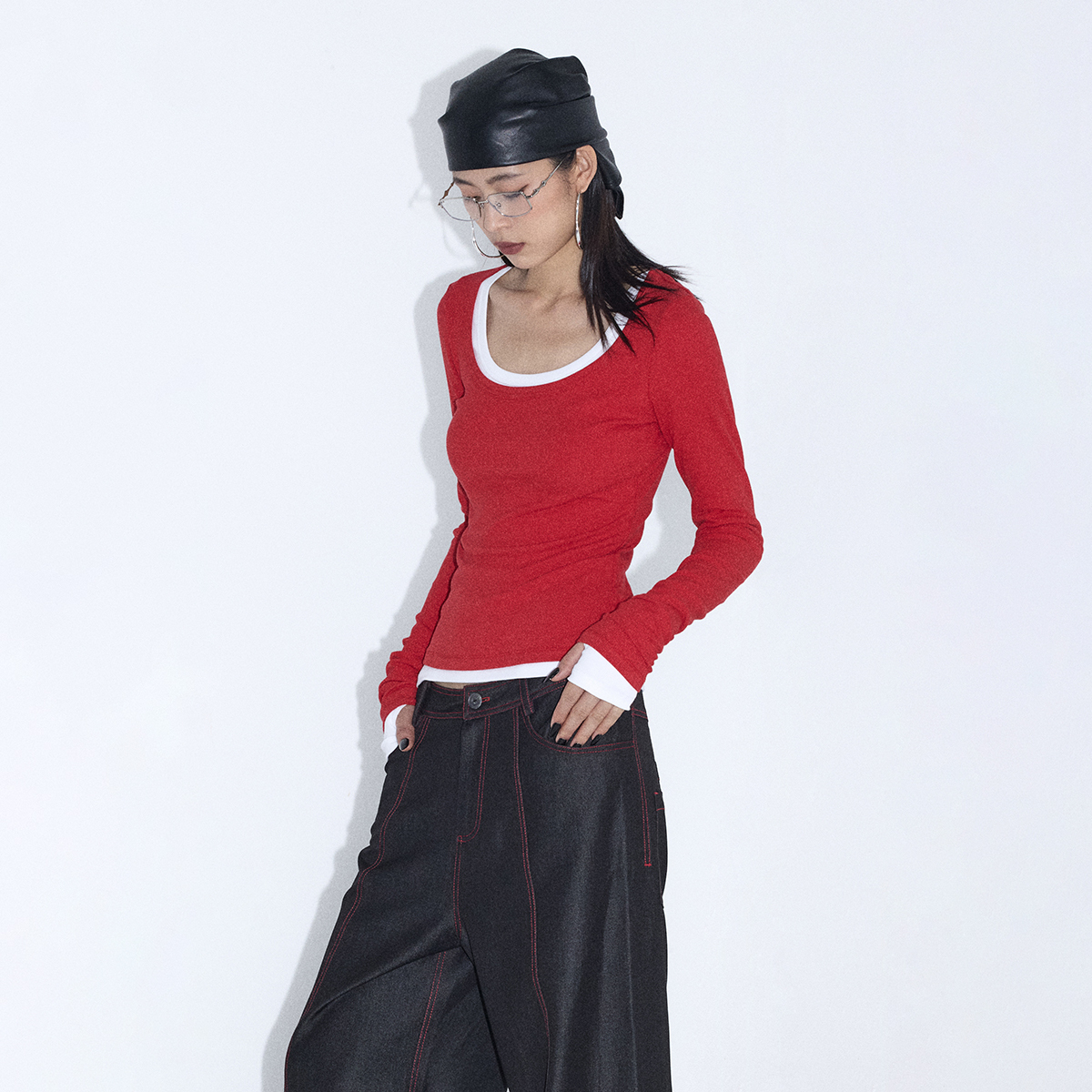 【12月6日晚8点福利秒杀】ourhour简约大U领袖口拇指洞修身打底衫