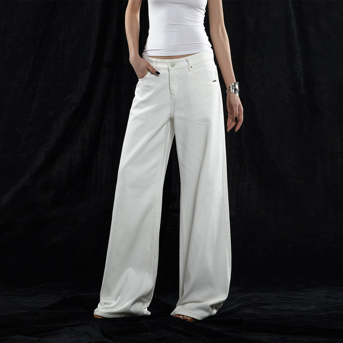 ourhour 交叠后口袋 白色中腰宽松阔腿牛仔裤 女春设计感休闲长裤,女装/女士精品,牛仔裤,淘宝优惠券,粉丝福利购,淘宝优惠卷