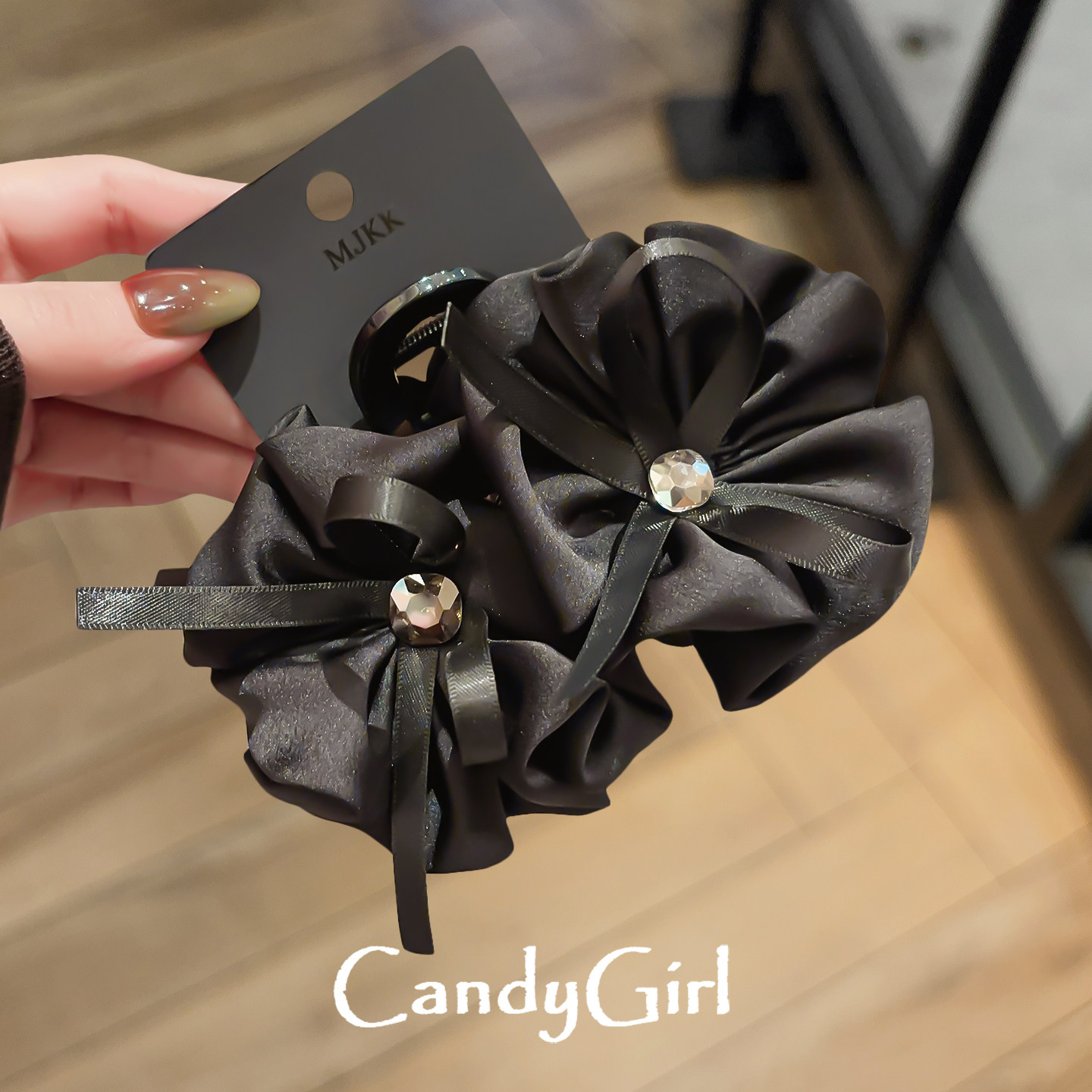 高级感水钻花朵抓夹女黑色布艺蝴蝶结发饰气质后脑勺大号鲨鱼夹子,饰品/流行首饰/时尚饰品新,发饰,淘宝优惠券,粉丝福利购,淘宝优惠卷