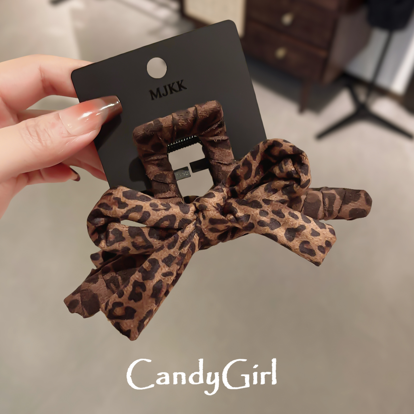 复古豹纹蝴蝶结抓夹女2025新款高级感发抓后脑勺发量多大号鲨鱼夹