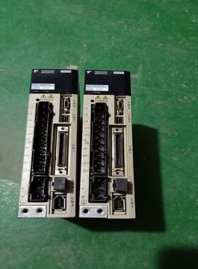 安川伺服驱动器SGDV-1R6A01A002000200W拆机实图