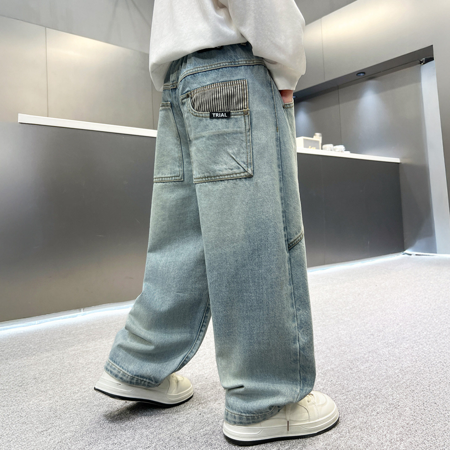 男童春款直筒牛仔裤2026新款洋气中大童春装儿童弯刀裤男孩休闲裤