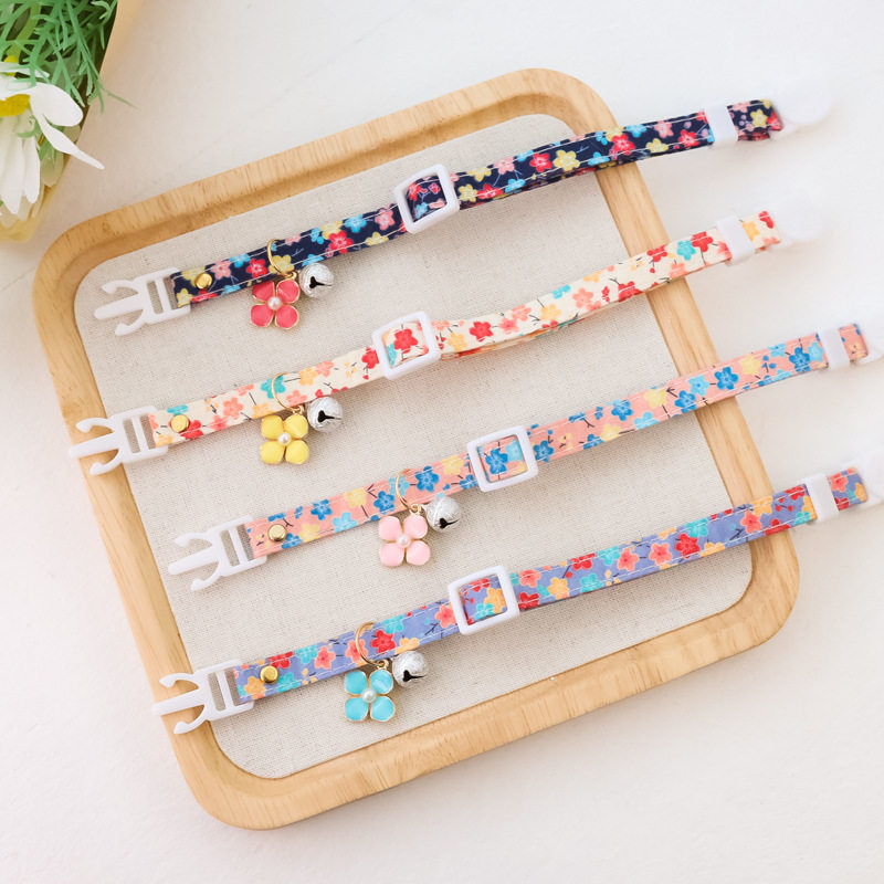 宠物项圈猫咪狗狗银铃铛安全扣可调节项链装饰品碎花朵四瓣花可爱