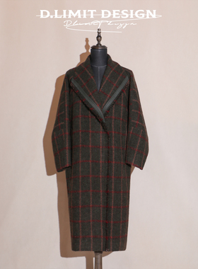 羊毛大翻领皮革门襟落肩廓形格纹大衣DLOB2098
