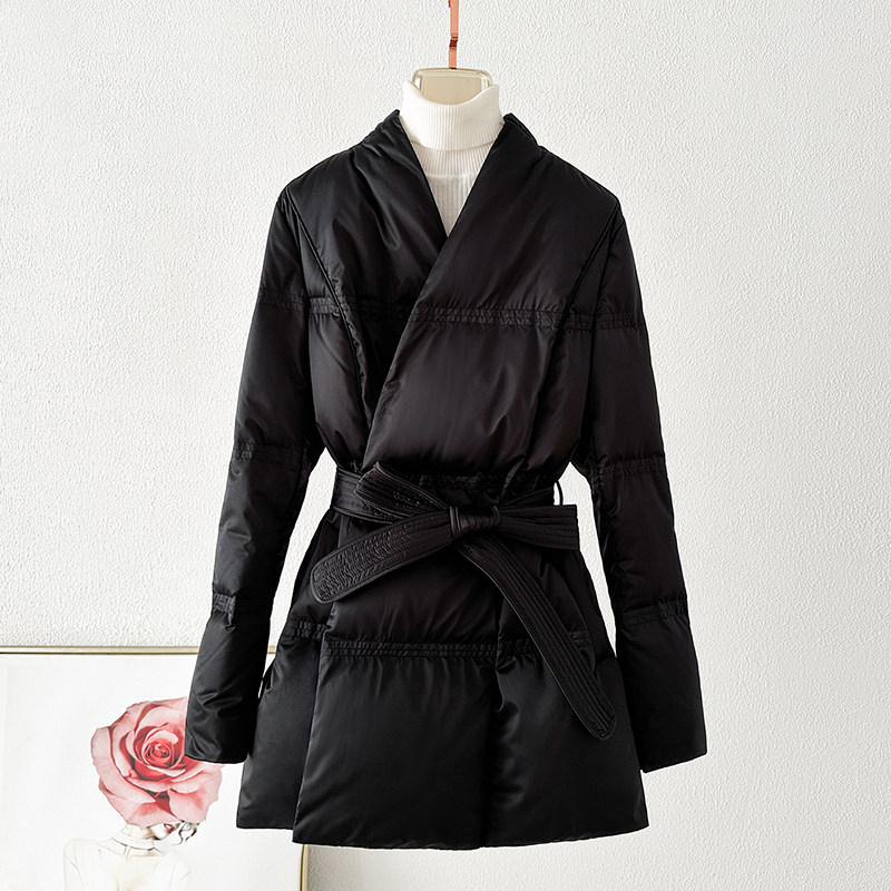 2025冬高端设计感黑色羽绒服女中长款修身白鹅绒名模收腰时尚外套
