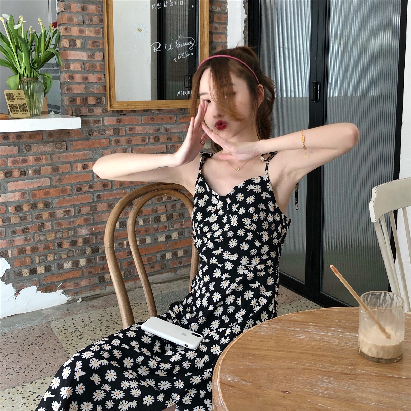 Real shot fiber zipper inside little Daisy floral Sling Dress