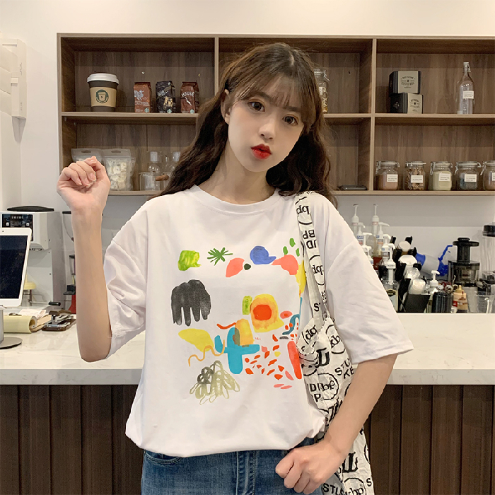 Korean loose new style of graffiti T-shirt for female students