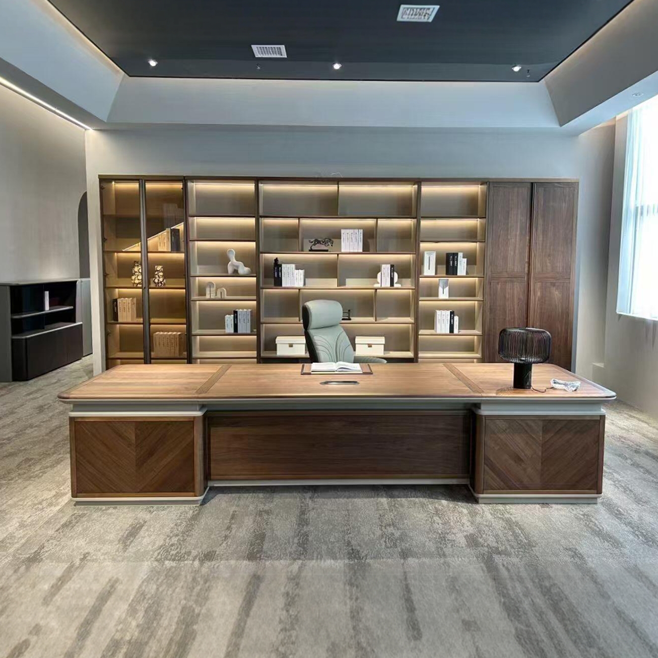 轻奢新中式黑胡桃木老板桌总裁桌实木总经理董事长高级大气办公桌