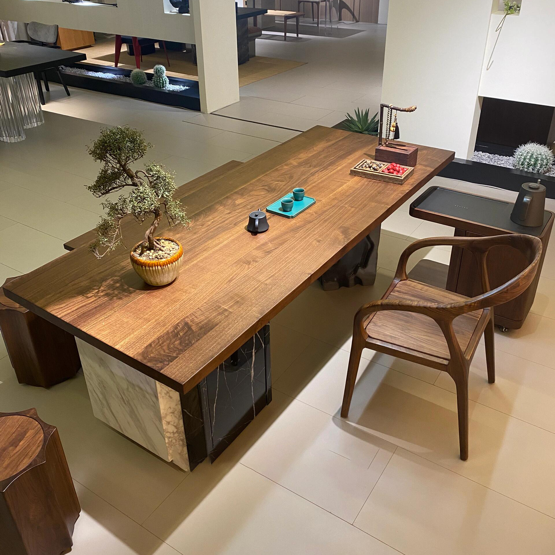 2025新款实木茶桌黑胡桃木岩板茶台仿石脚高级感客厅别墅茶室茶桌