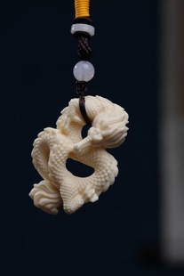 象牙果雕刻神龙见首手把件霸气盘龙男士车挂件复古风中式生肖吊坠