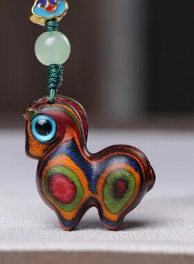 彩虹木雕小唐马马上有钱挂件
