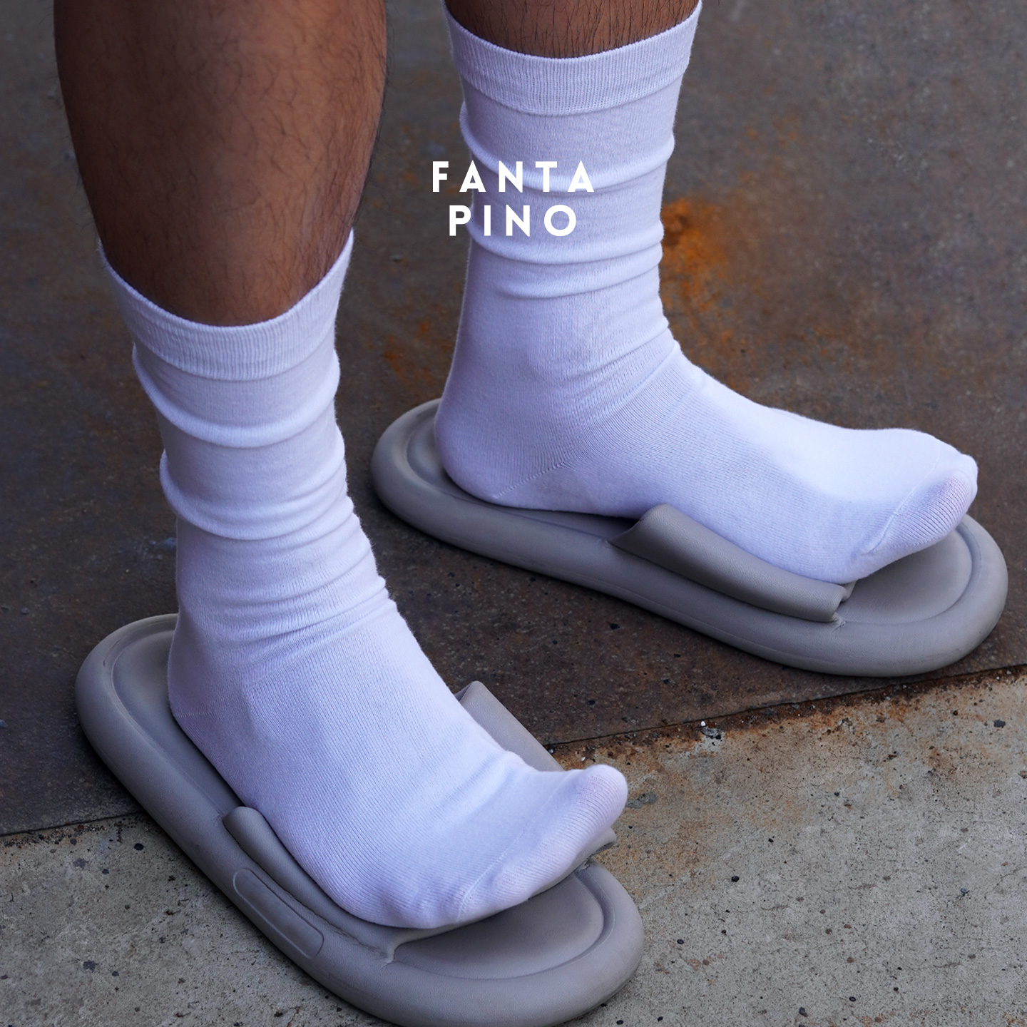 FantaPino纯白色百搭运动长袜