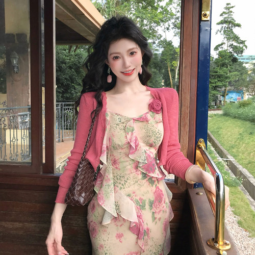 高腰鱼尾碎花吊带连衣裙