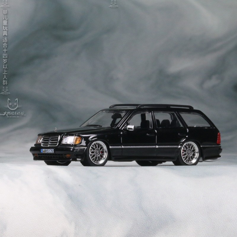 Mortal S124旅行车 瓦罐 1:64 合金汽车模型 附车顶配件 收藏摆件