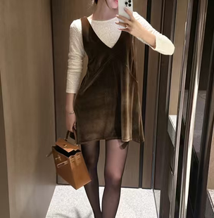 2026年春季新款韩国东大门丝绒吊带连衣裙女中长款百搭显瘦背心裙