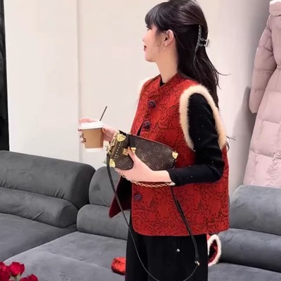 优品好货~保暖又时尚马甲外套