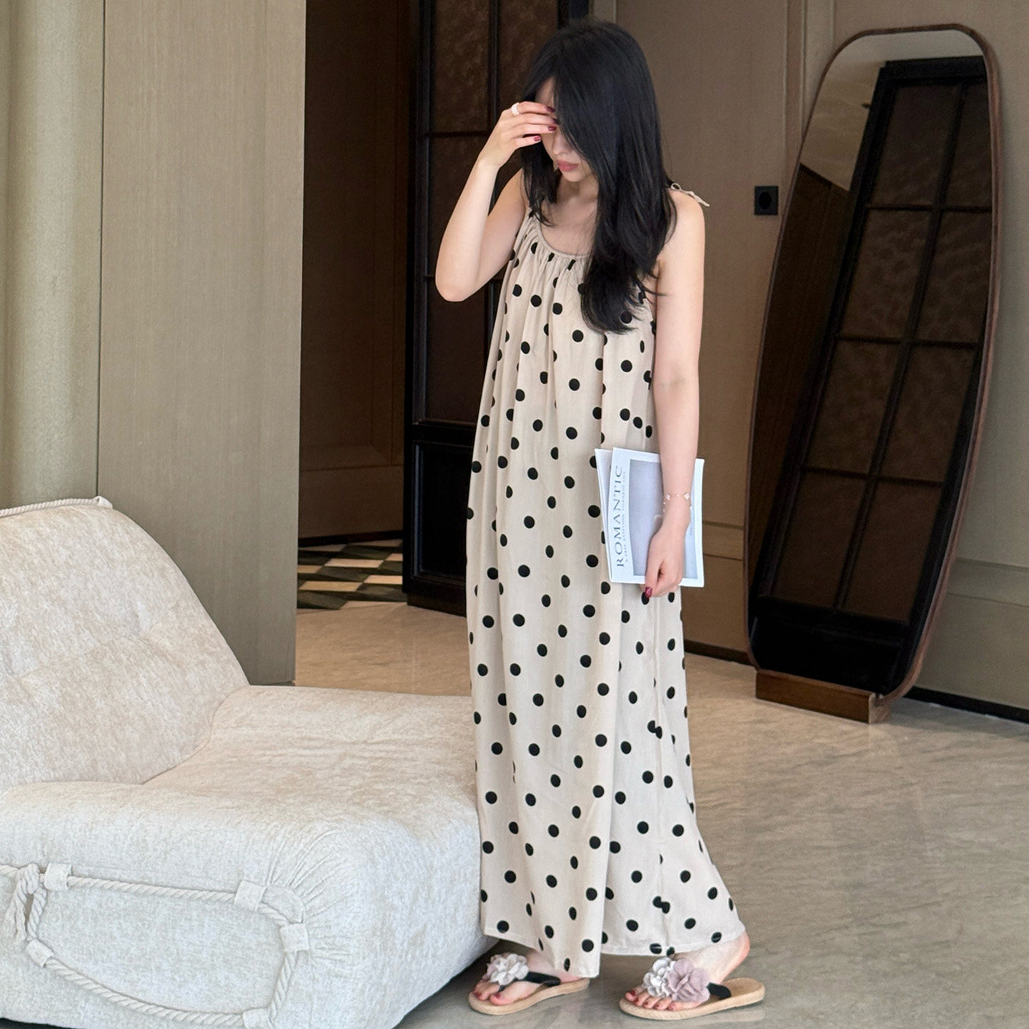 度假风波点吊带睡裙女夏棉绸无袖带胸垫长裙宽松清凉防凸点家居服