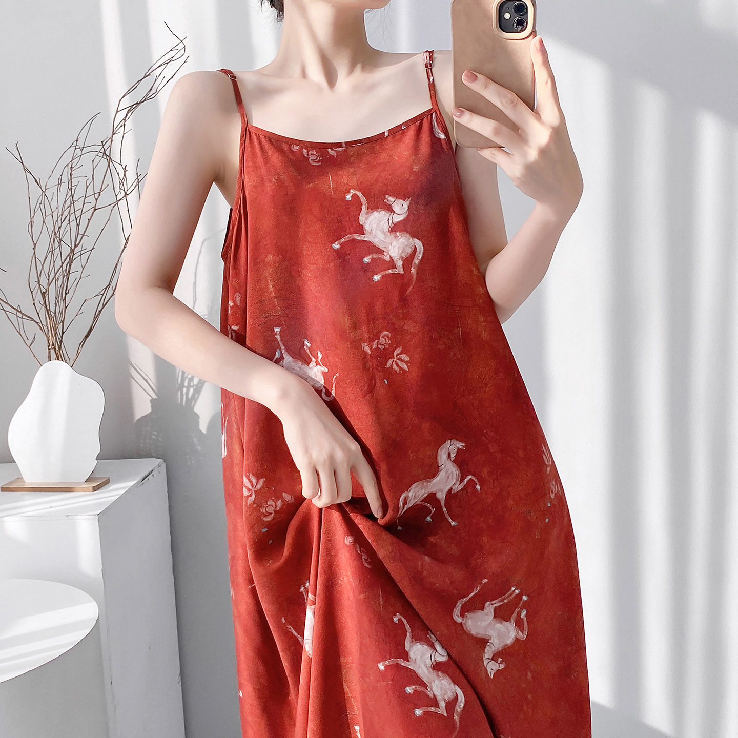 红色小马印花吊带睡裙女夏季2026新款棉绸长裙家居服可外穿绵绸裙