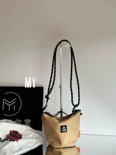 Мой новый нишевый дизайн чувства легкий веревочный узел -Shodder Messenger Magne Natural Wind 2024 Sweet и Wild Small Boarred Back