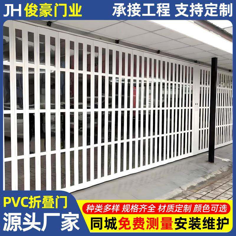 安装PVC水晶折叠门商场店铺手动折叠推拉门南通透明水晶折叠门