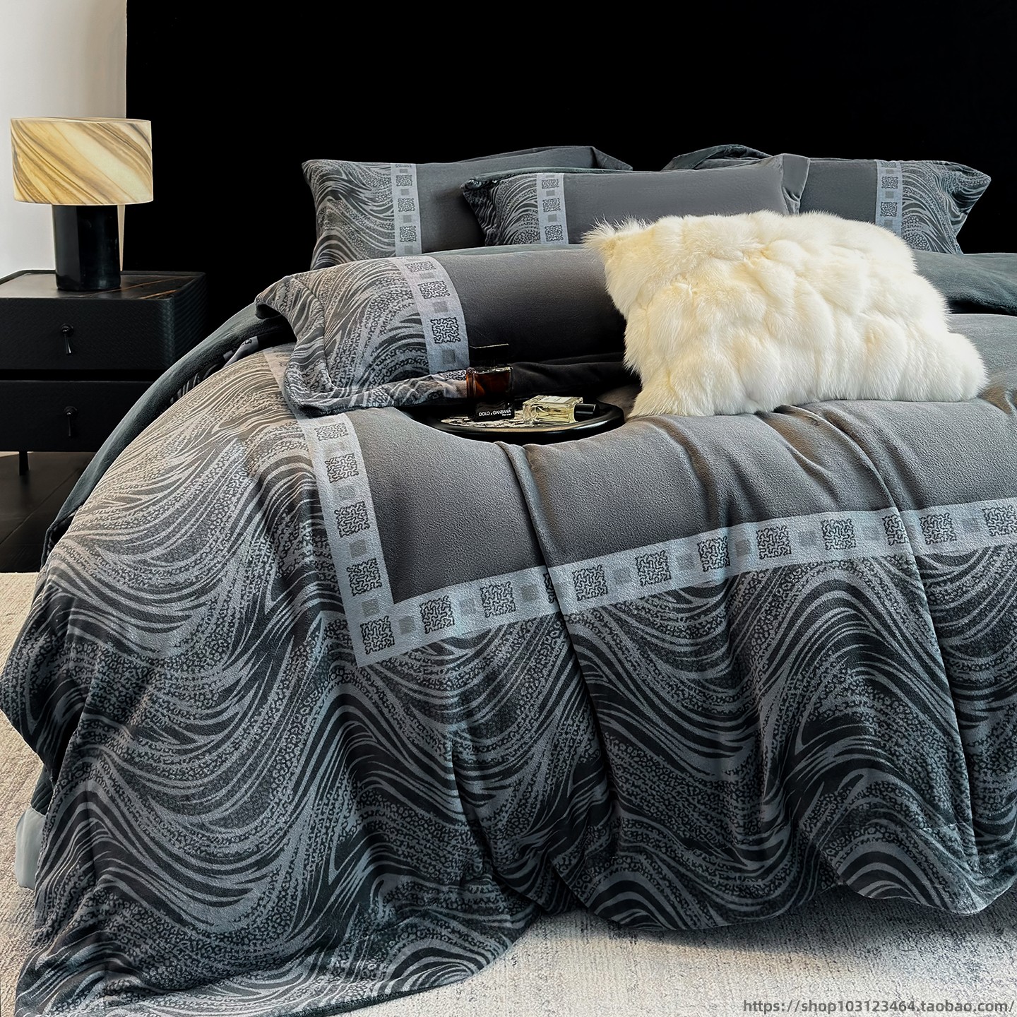 240克牛奶绒数码印花四件套床盖