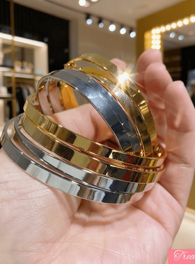 经典款金属简约光面大圆圈耳环